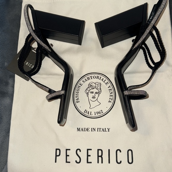 NWT Peserico leather heals sandals with rhinestones size 39 comes box n dust bag - Picture 5 of 10